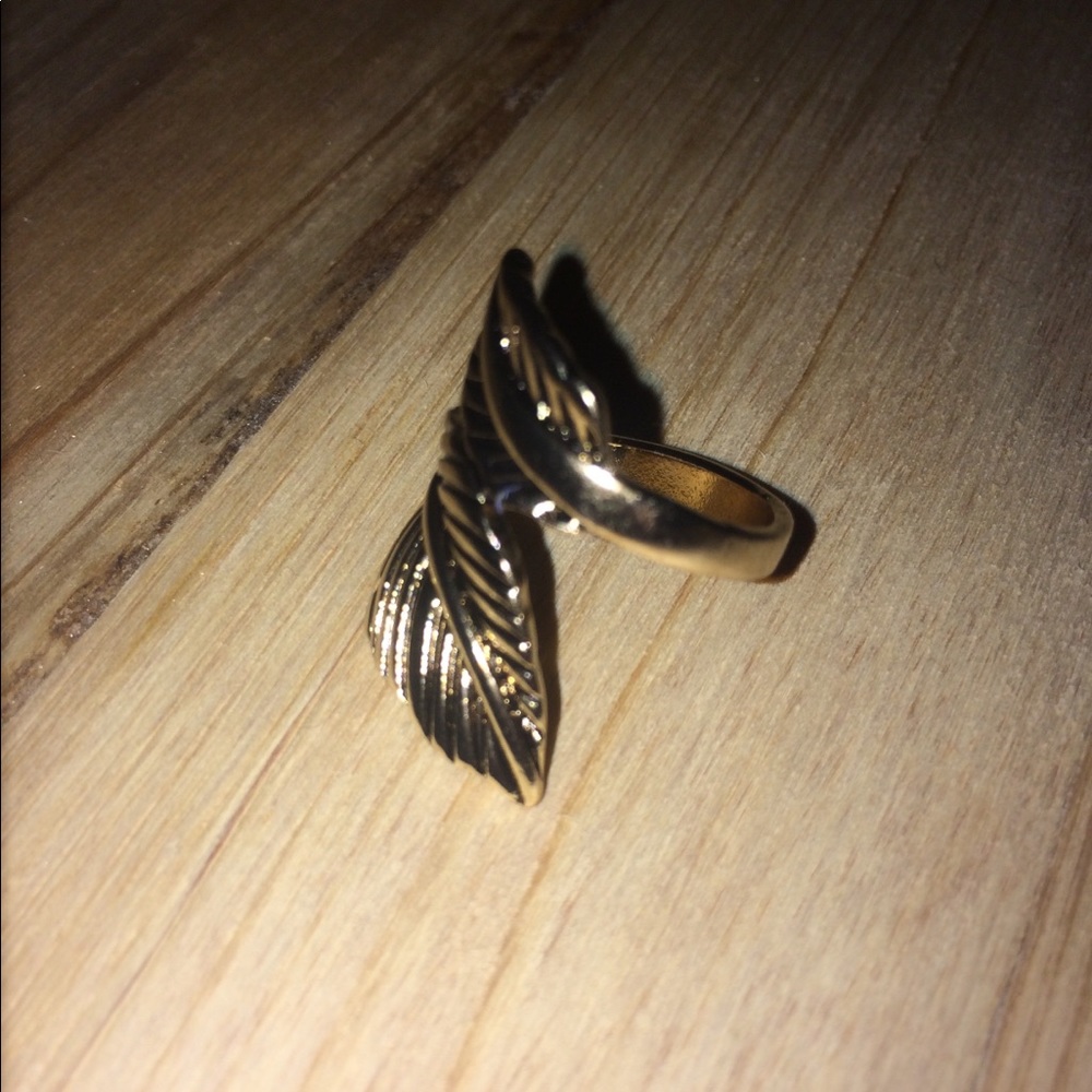 False Gold Ring - Picture 2 of 3